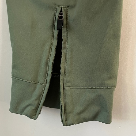 RHONE Commuter® Pant - Slim Sage Green Zipper at Hem Men’s Size 32 - Picture 5 of 11